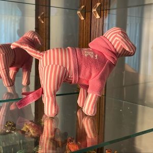 Victoria’s Secret plush dog, April 2006